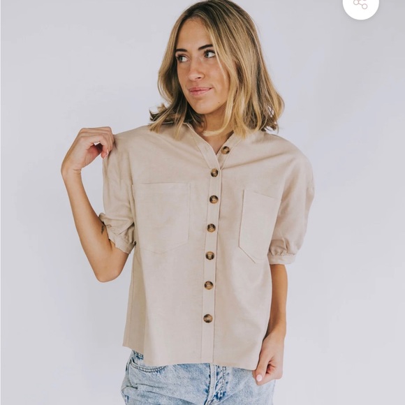 Tan blouse - Picture 1 of 11